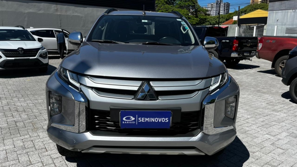 mitsubishi l200 triton 2.4 16v turbo diesel sport hpe-s cd 4p 4x4 automatico 20231