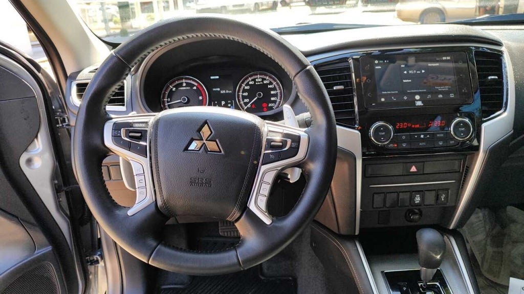 mitsubishi l200 triton 2.4 16v turbo diesel sport hpe-s cd 4p 4x4 automatico 202313