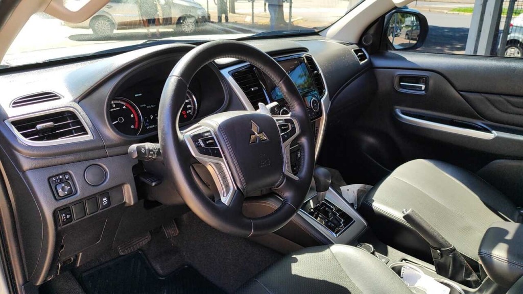 mitsubishi l200 triton 2.4 16v turbo diesel sport hpe-s cd 4p 4x4 automatico 202310