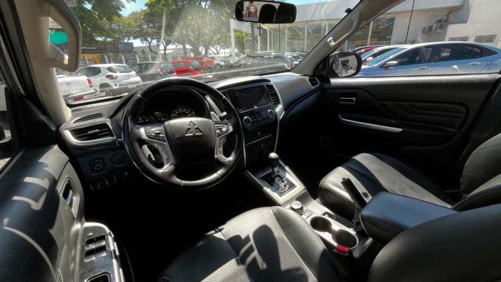 mitsubishi l200 triton 2.4 16v turbo diesel sport hpe-s cd 4p 4x4 automatico 20234