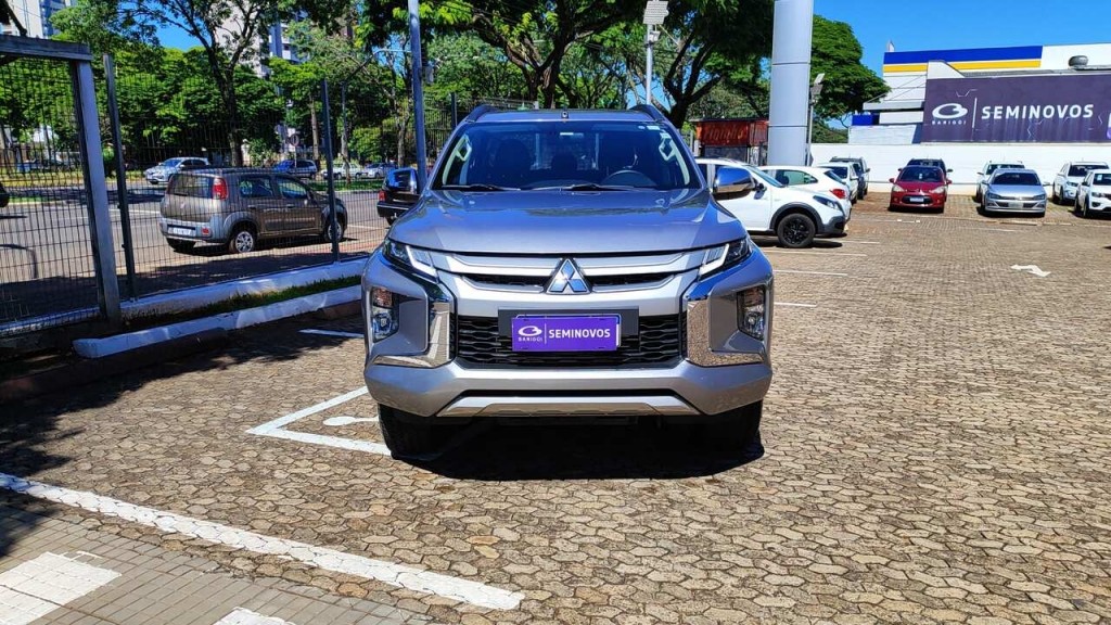 mitsubishi l200 triton 2.4 16v turbo diesel sport hpe-s cd 4p 4x4 automatico 20232