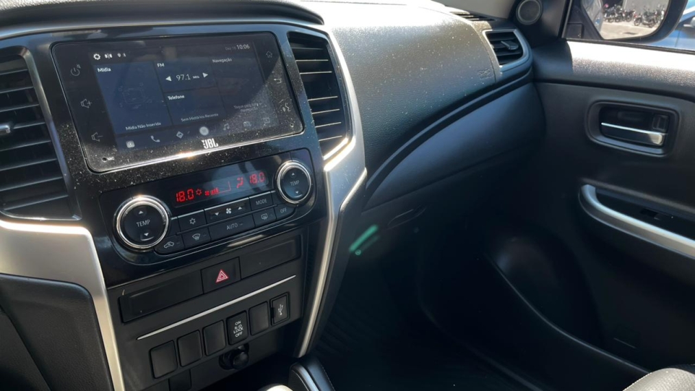 mitsubishi l200 triton 2.4 16v turbo diesel sport hpe-s cd 4p 4x4 automatico 20233