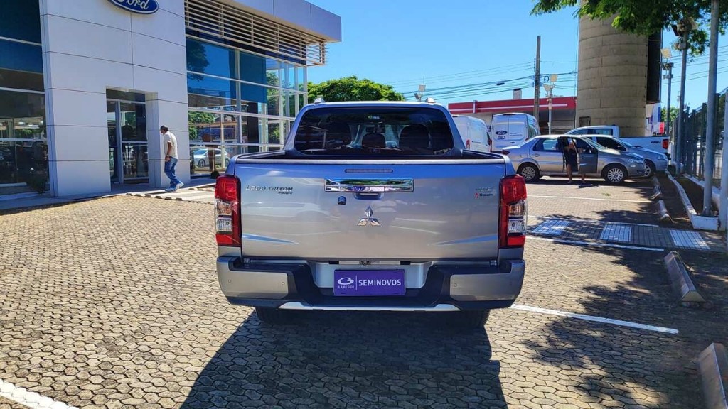 mitsubishi l200 triton 2.4 16v turbo diesel sport hpe-s cd 4p 4x4 automatico 20235
