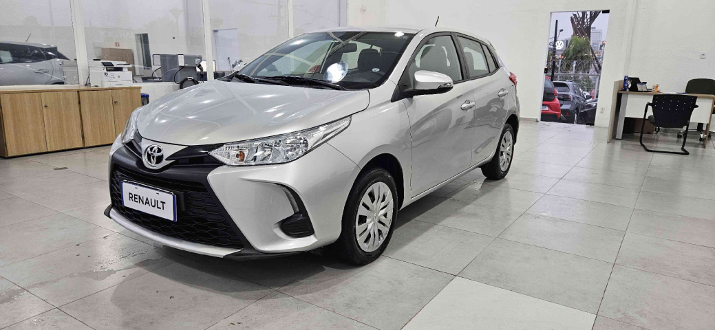 toyota yaris 1.5 16v flex xl multidrive 4p automatico 2025