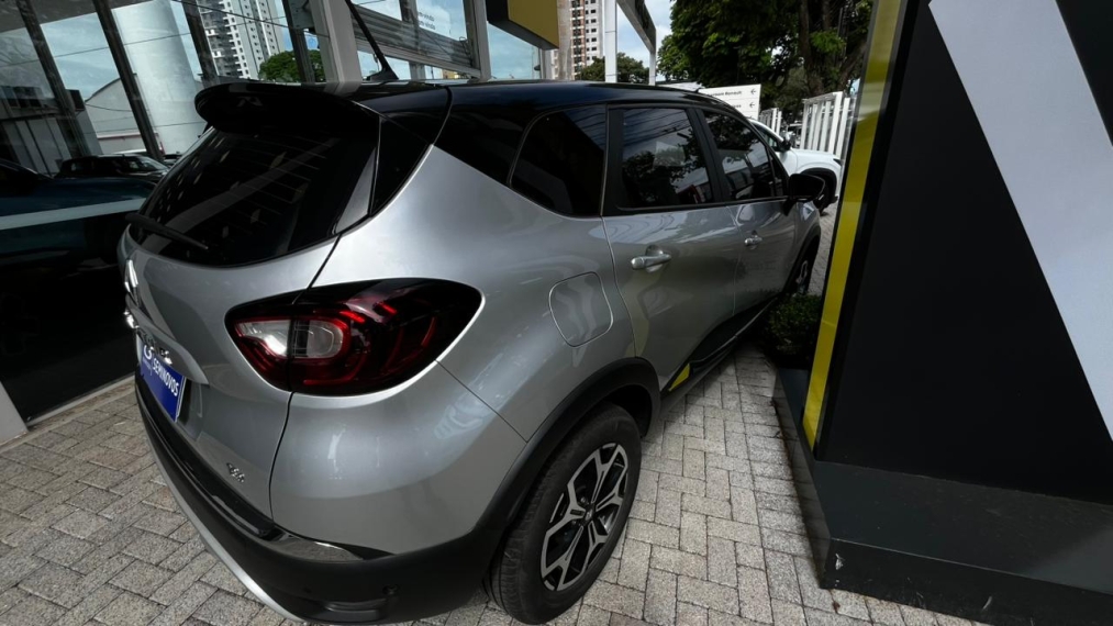 renault captur 1.3 tce flex iconic x-tronic 4p automatico 202412