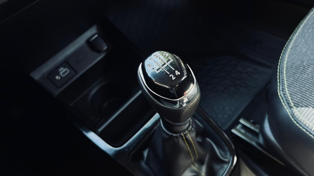 renault kwid 1.0 12v sce flex outsider manual 4p 20239