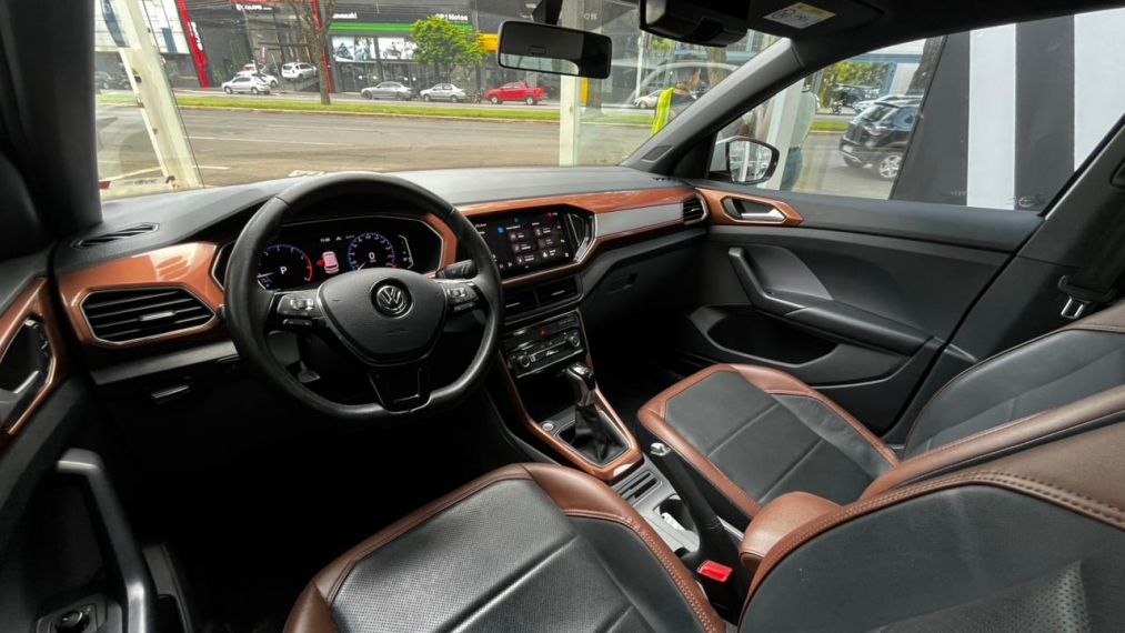 volkswagen t-cross 1.0 200 tsi total flex comfortline automatico 4p 20213