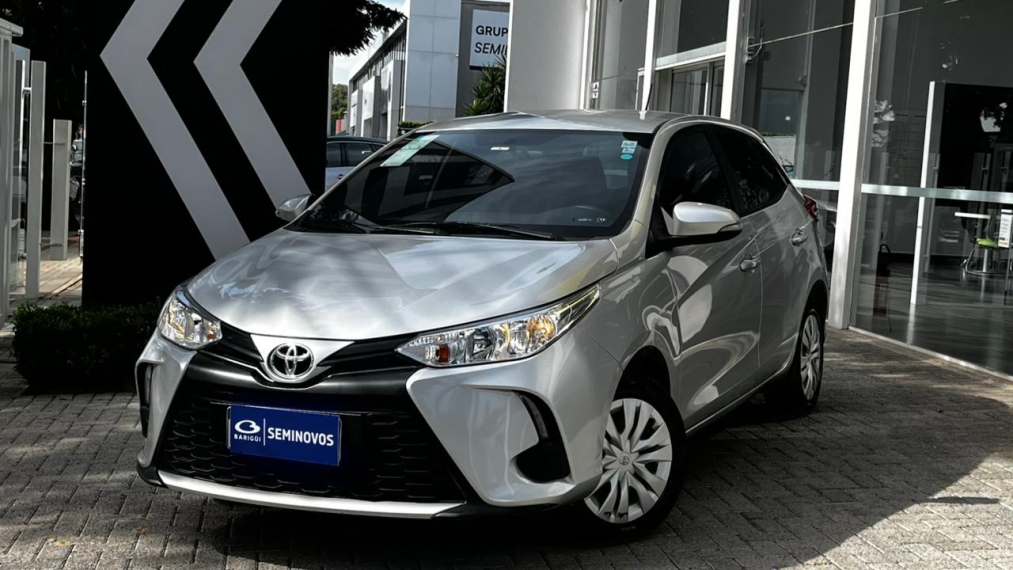 toyota yaris 1.5 16v flex xl multidrive 4p automatico 2025
