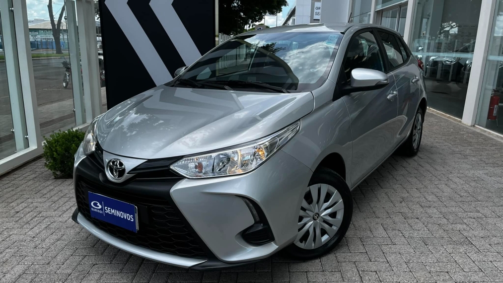 toyota yaris 1.5 16v flex xl multidrive 4p automatico 2025