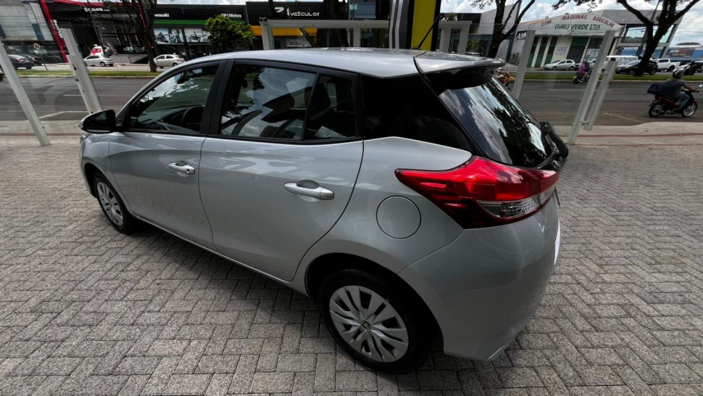 toyota yaris 1.5 16v flex xl multidrive 4p automatico 202513