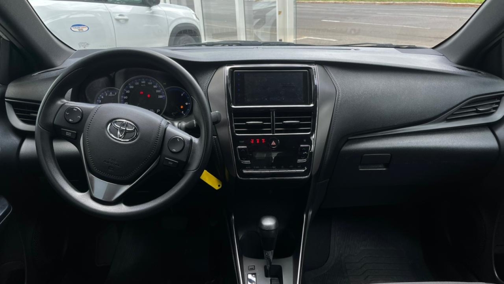 toyota yaris 1.5 16v flex xl multidrive 4p automatico 20255