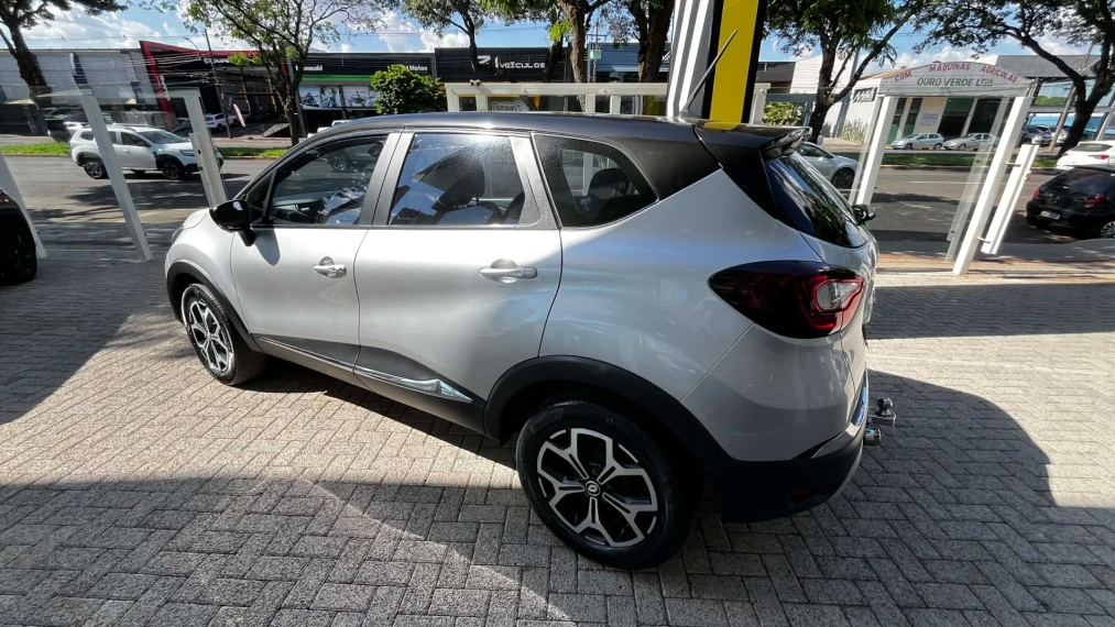 renault captur 1.3 tce flex iconic x-tronic 4p automatico 202216