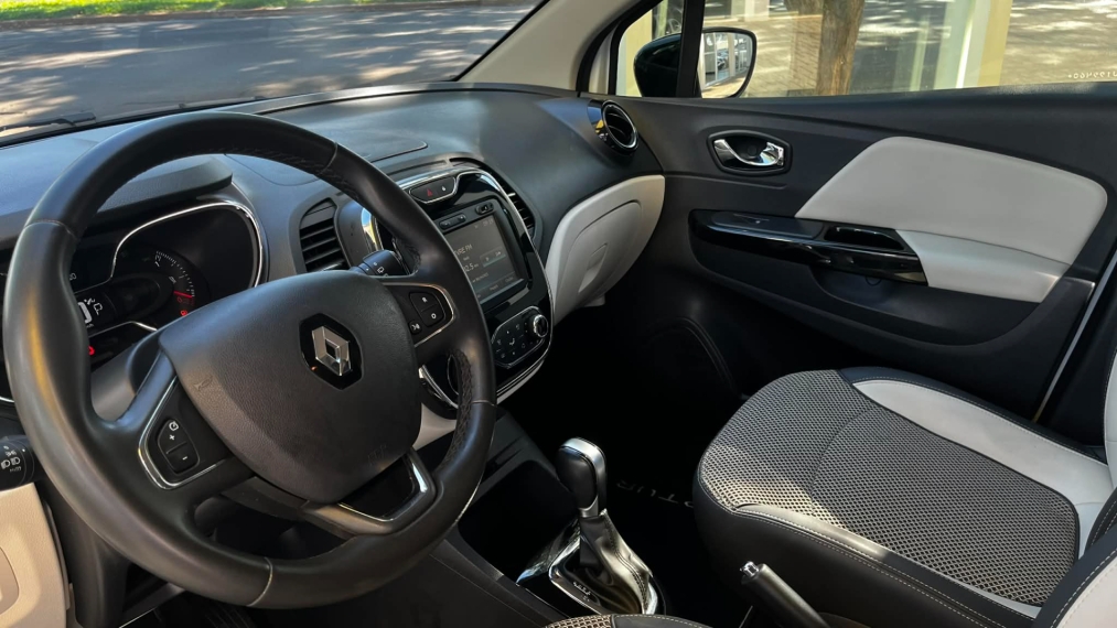 renault captur 1.6 16v sce flex intense x-tronic 4p automatico 20183