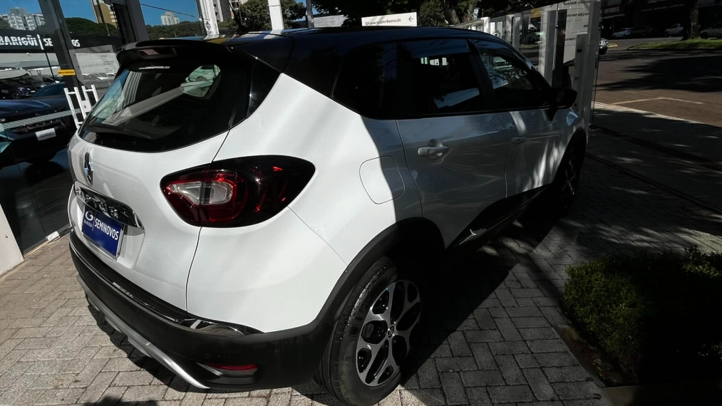 renault captur 1.6 16v sce flex intense x-tronic 4p automatico 201813