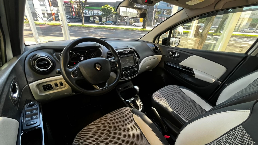 renault captur 1.6 16v sce flex intense x-tronic 4p automatico 20184