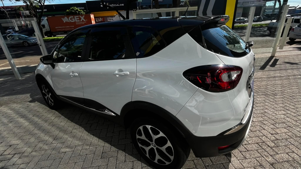 renault captur 1.6 16v sce flex intense x-tronic 4p automatico 201816