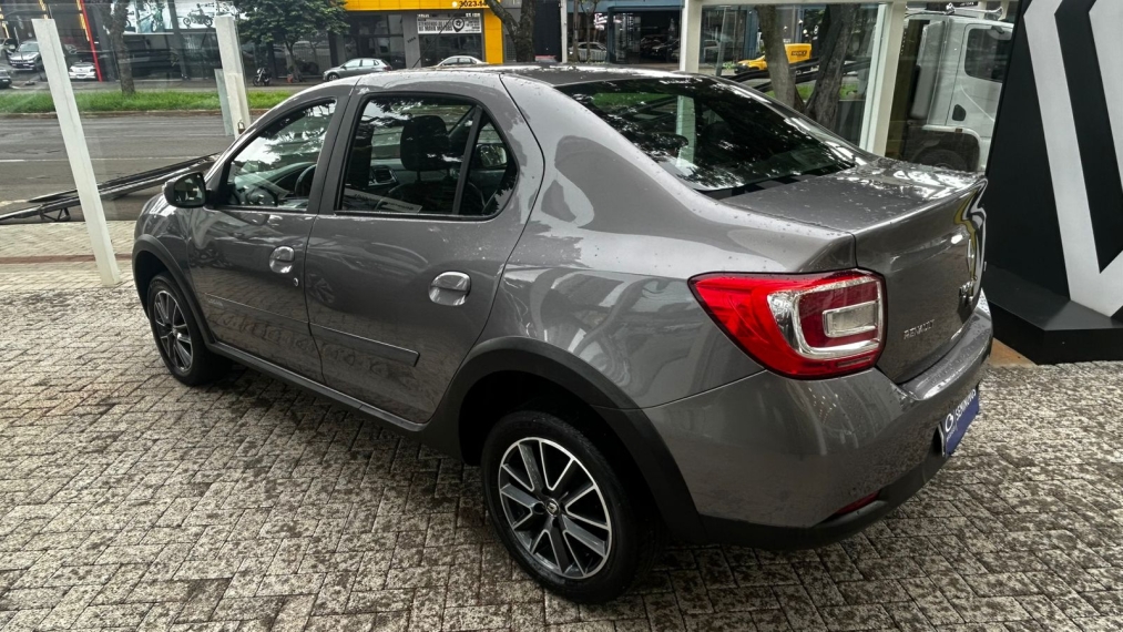 renault logan 1.6 16v sce flex iconic x-tronic 4p automatico 202013