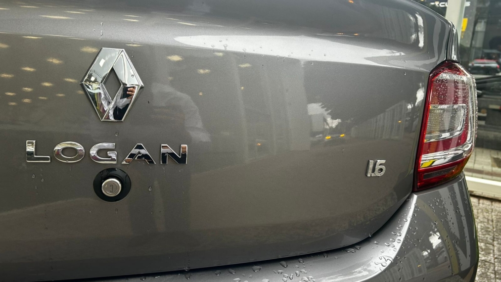 renault logan 1.6 16v sce flex iconic x-tronic 4p automatico 202012