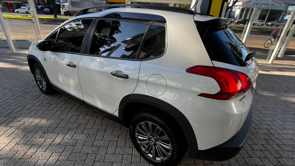 peugeot 2008 1.6 16v thp flex skywalker 4p automatico 202221