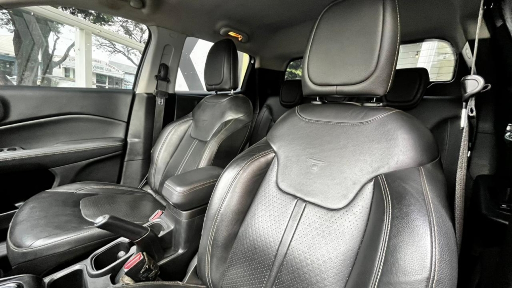fiat toro 2.0 16v turbo diesel volcano 4wd at9 4p automatico 202210