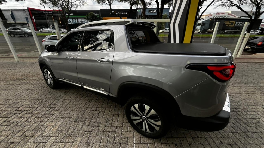 fiat toro 2.0 16v turbo diesel volcano 4wd at9 4p automatico 202216