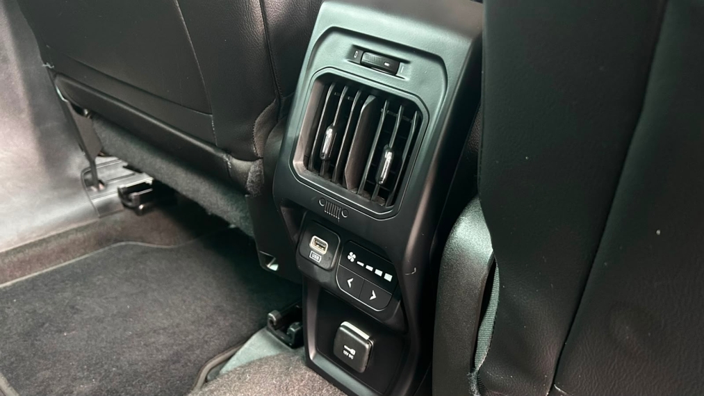 jeep commander 2.0 td380 turbo diesel limited at9 4p automatico 202215