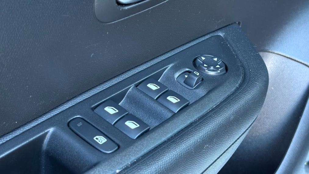 peugeot 208 1.0 firefly flex style manual 4p 202311
