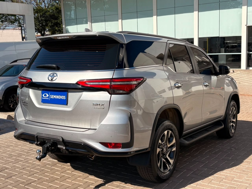 toyota hilux sw4 2.8 d-4d turbo diesel srx platinum 7l 4x4 automatico 4p 202416