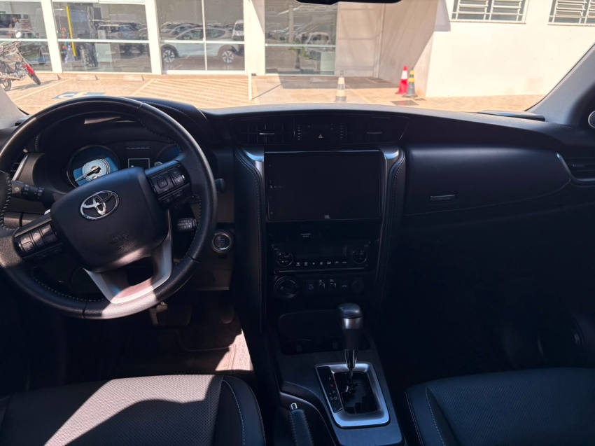 toyota hilux sw4 2.8 d-4d turbo diesel srx platinum 7l 4x4 automatico 4p 20244