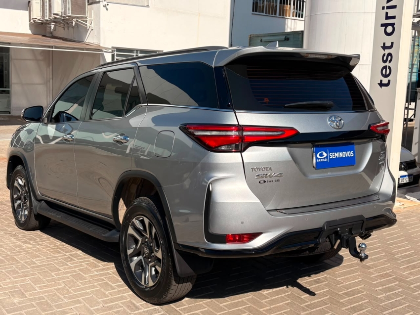 toyota hilux sw4 2.8 d-4d turbo diesel srx platinum 7l 4x4 automatico 4p 202420