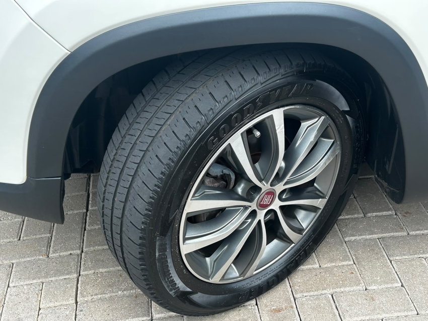 fiat toro 2.0 16v turbo diesel volcano 4wd at9 4p automatico 202013