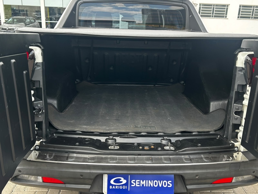 fiat toro 2.0 16v turbo diesel volcano 4wd at9 4p automatico 202016