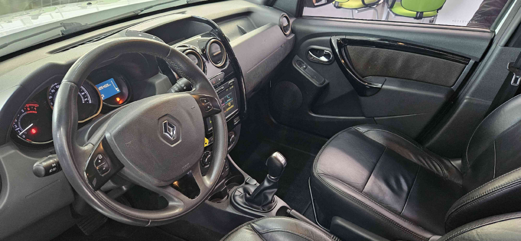 renault duster 2.0 dynamique 4x2 16v flex 4p automatico 2017