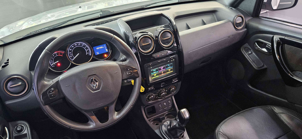 renault duster 2.0 dynamique 4x2 16v flex 4p automatico 2017