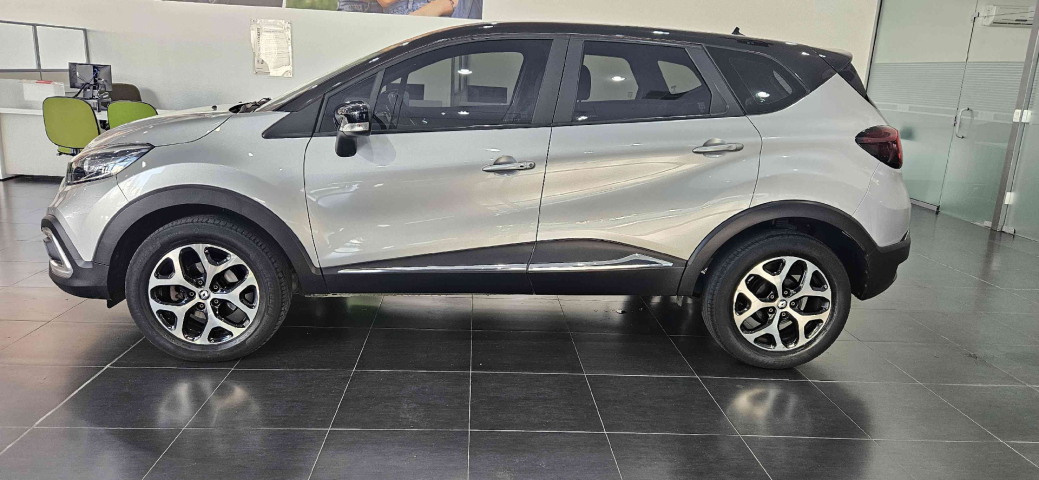 renault captur 1.3 tce flex intense x-tronic 4p automatico 2022