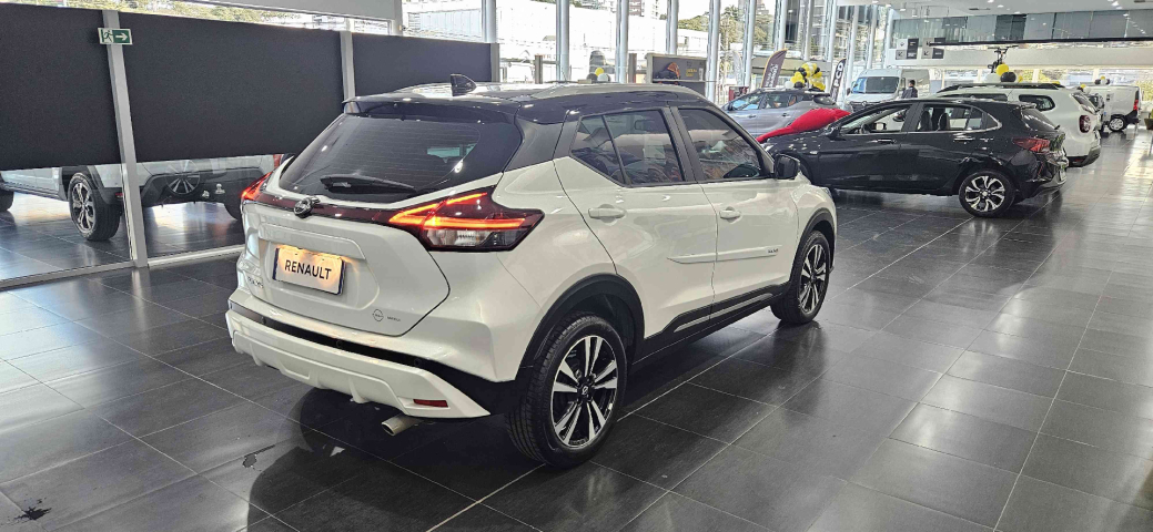 nissan kicks 1.6 16v flexstart exclusive xtronic flex 4p automatico 2024