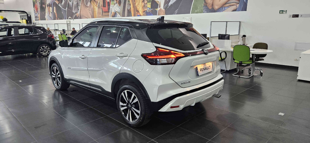 nissan kicks 1.6 16v flexstart exclusive xtronic flex 4p automatico 2024