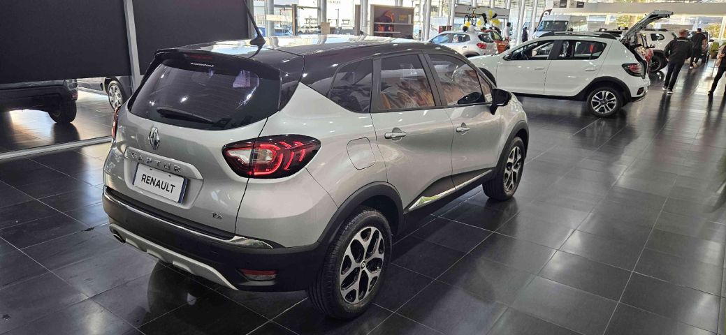 renault captur 1.3 tce flex intense x-tronic 4p automatico 2022