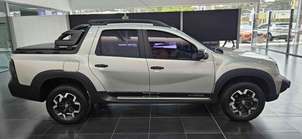 renault oroch  outsider 1.3 16v at8 flex automatico 2022/23