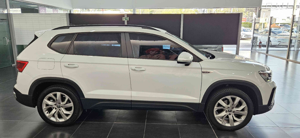 volkswagen taos 1.4 250 tsi total flex comfortline automatico 4p 2022