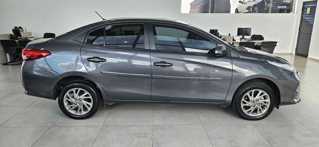 toyota yaris 1.5 16v flex sedan xs multidrive 4p automatico 2024