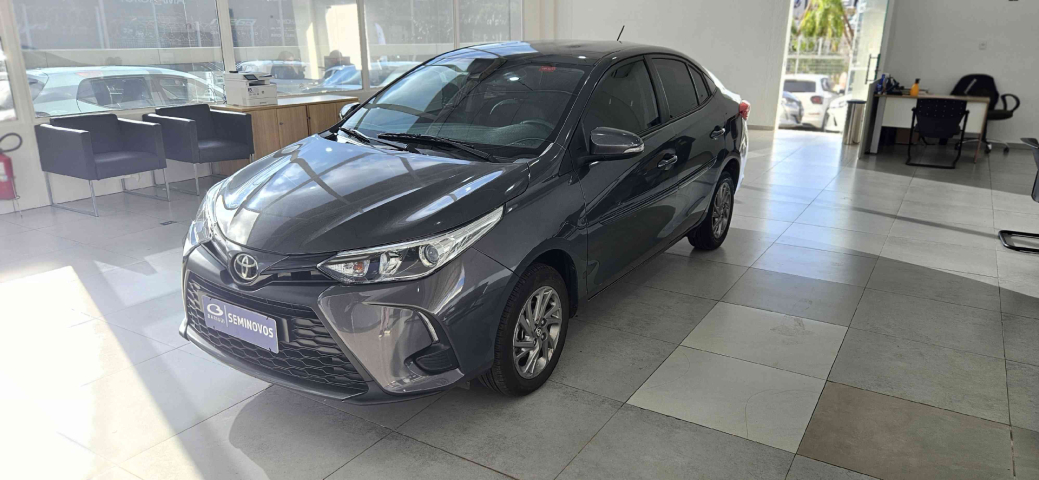 toyota yaris 1.5 16v flex sedan xs multidrive 4p automatico 2024