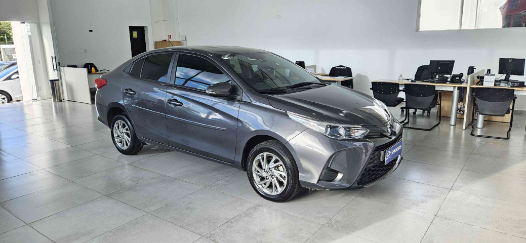 toyota yaris 1.5 16v flex sedan xs multidrive 4p automatico 2024