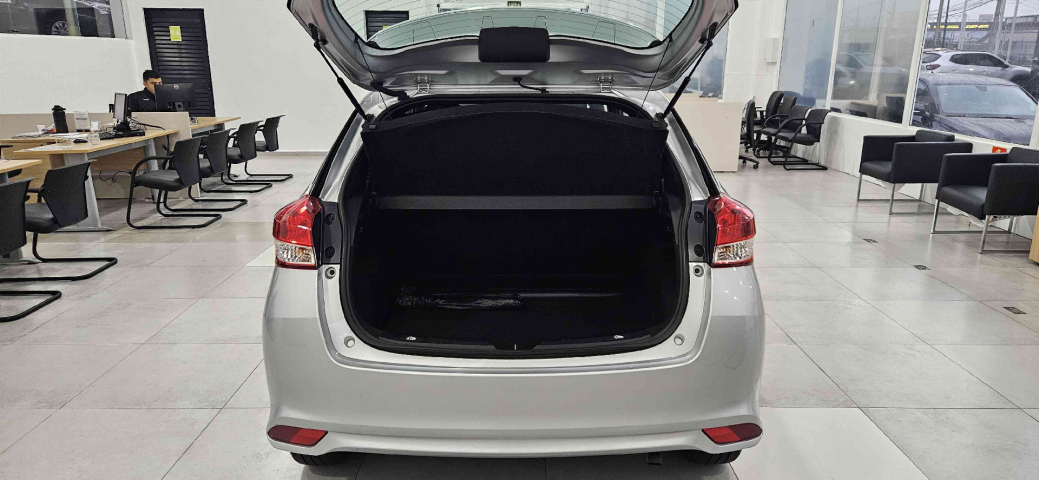 toyota yaris 1.5 16v flex xl multidrive 4p automatico 2025