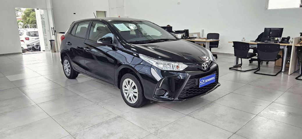 toyota yaris 1.5 16v flex xl multidrive 4p automatico 2025