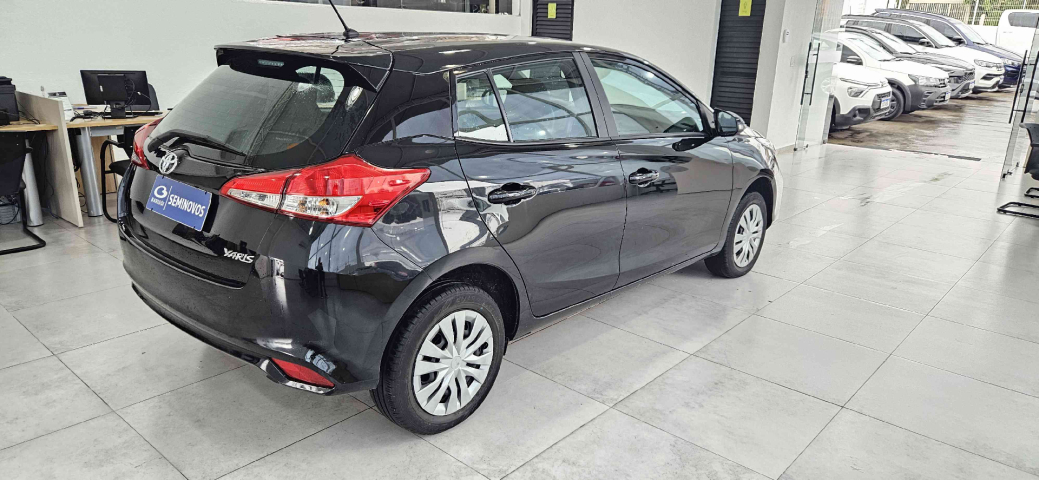 toyota yaris 1.5 16v flex xl multidrive 4p automatico 2025