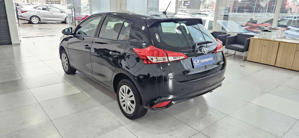 toyota yaris 1.5 16v flex xl multidrive 4p automatico 2025