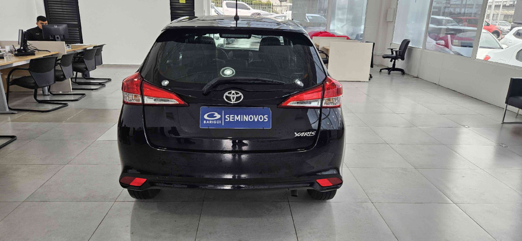 toyota yaris 1.5 16v flex xl multidrive 4p automatico 2025
