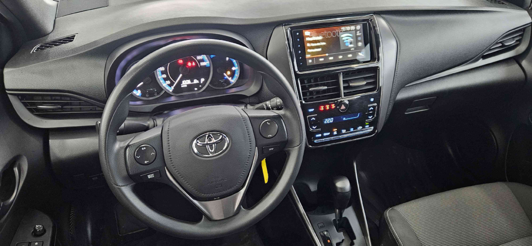 toyota yaris 1.5 16v flex xl multidrive 4p automatico 2025