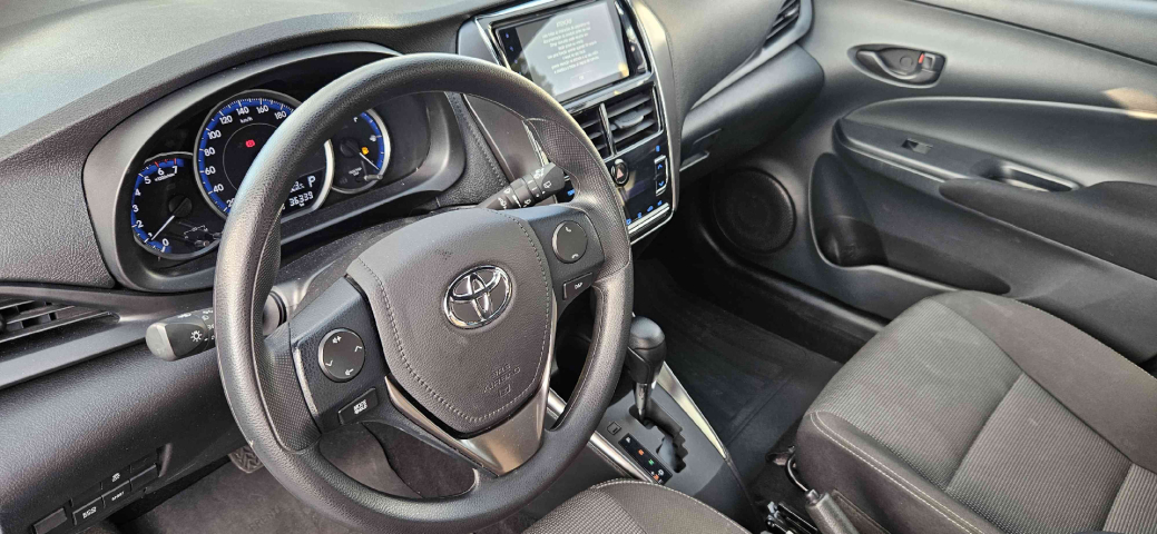 toyota yaris 1.5 16v flex xs multidrive 4p automatico 2025